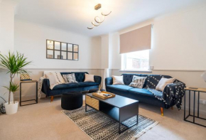 Clifford House - Prime Location - Free Parking, Fast Wifi and Smart TV by Yoko Property